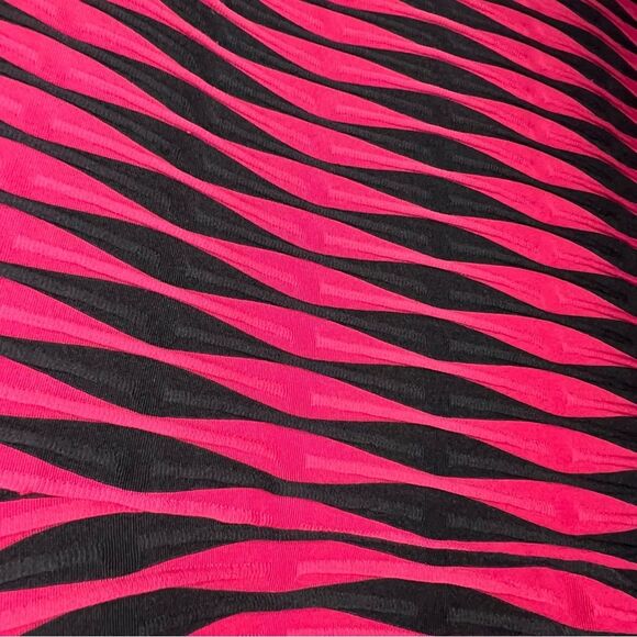 DONNA MORGAN comfy stretchy geometric dress 💗🖤size 10 - Picture 6 of 7